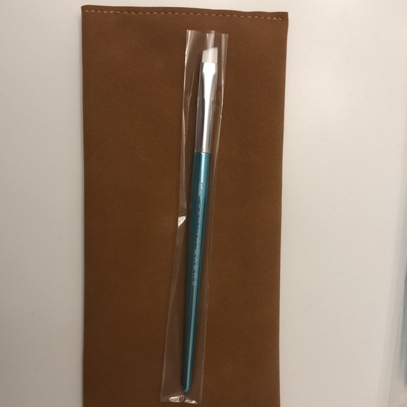 NWT Elaina Badro makeup brush trio with case - Picture 3 of 5